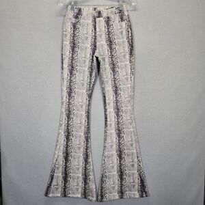 BlankNyc Snake Print Elastic Waist Flare Pull On Pants Size 25 ( 23 X 34)
